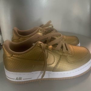 Solid Gold Air Force 1 Limited Edition
